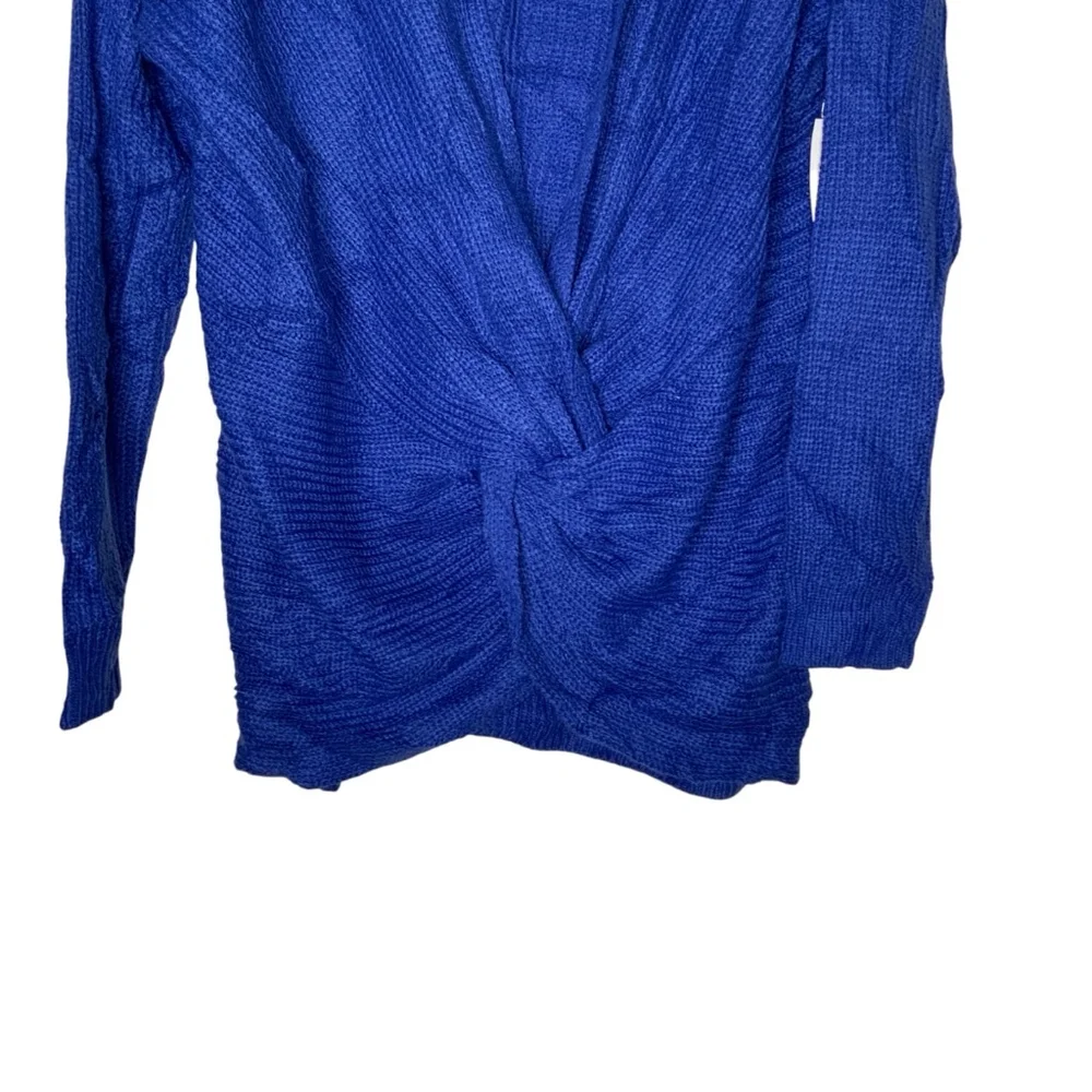 Fashion to Figure dark blue sweater with front knot. NWT. Size 1X - Picture 3 of 7